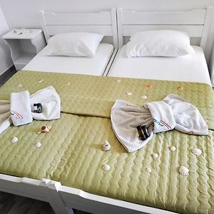 Zimmer mit zwei Einzelbetten